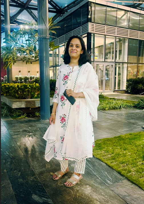 Confident woman after losing 6 kilograms through healthy vegetarian diet and walking routine – weight loss journey Part 1 transformation